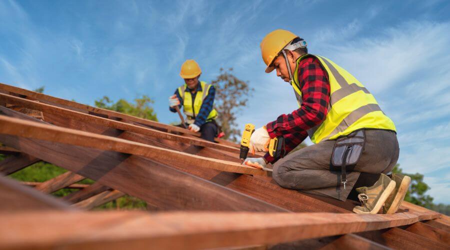 Professional gutter cleaning in Seneca, MO